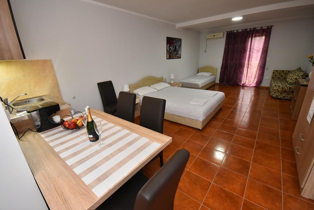 Apartmani Bozinovic Herceg Novi Esterno foto