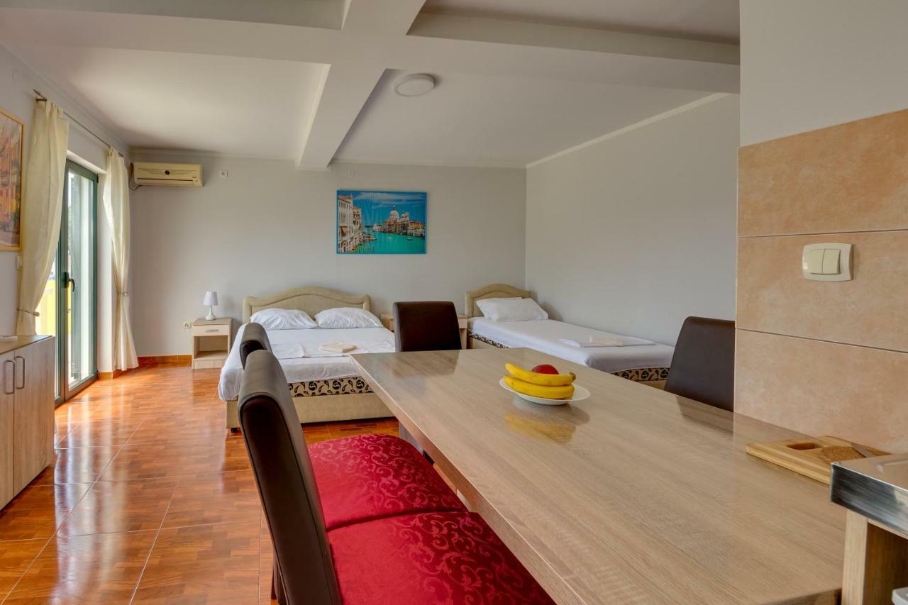 Apartmani Bozinovic Herceg Novi Esterno foto